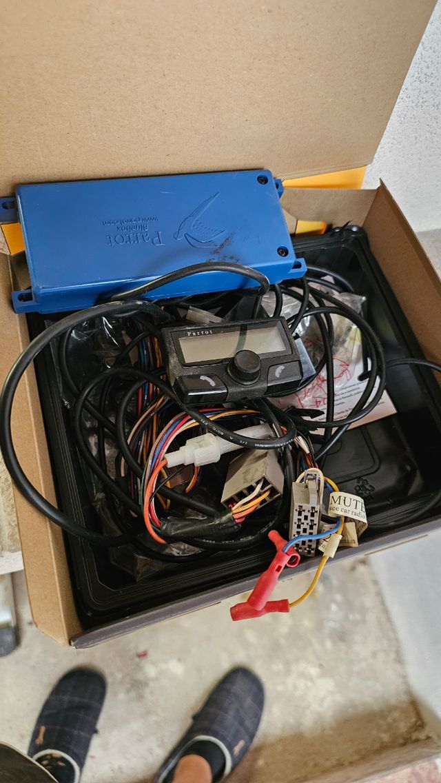 Parrot CK3100 LCD - Manos Libres