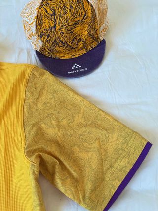 ISADORE - Maillot y Gorra ciclismo amarillo