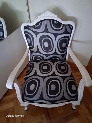 Sillón blanco y negro