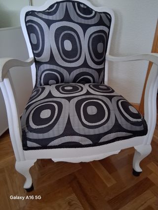 Sillón blanco y negro
