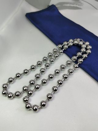 Collar bolas grandes de acero inoxidable
