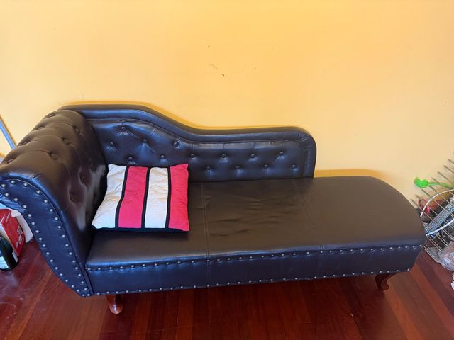 Diván marrón de polipiel