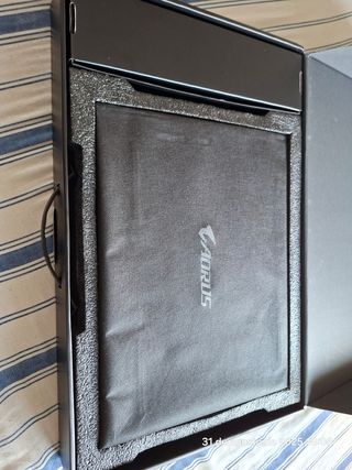 Portátil AORUS 15 9KF Gamer