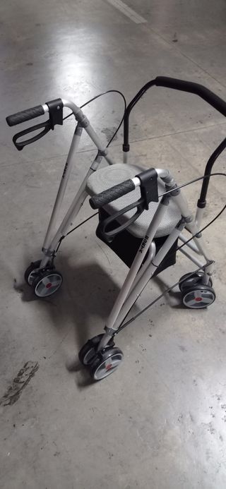 Andador adulto con asiento 