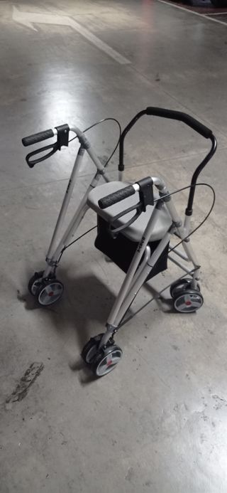 Andador adulto con asiento 