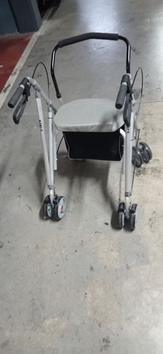 Andador adulto con asiento 