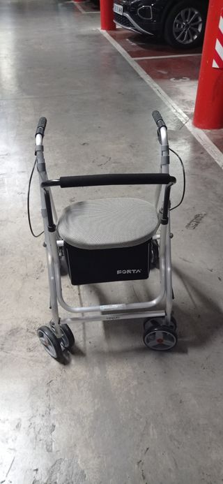 Andador adulto con asiento 