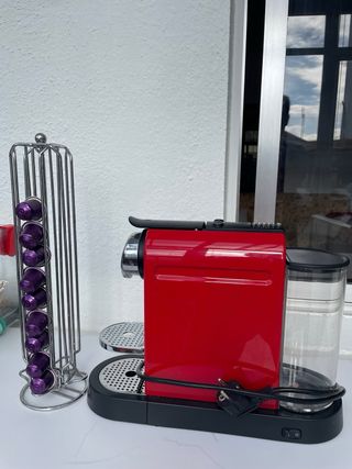 Cafetera Nespresso Pixie Roja