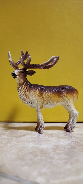 Figura ciervo decorativo
