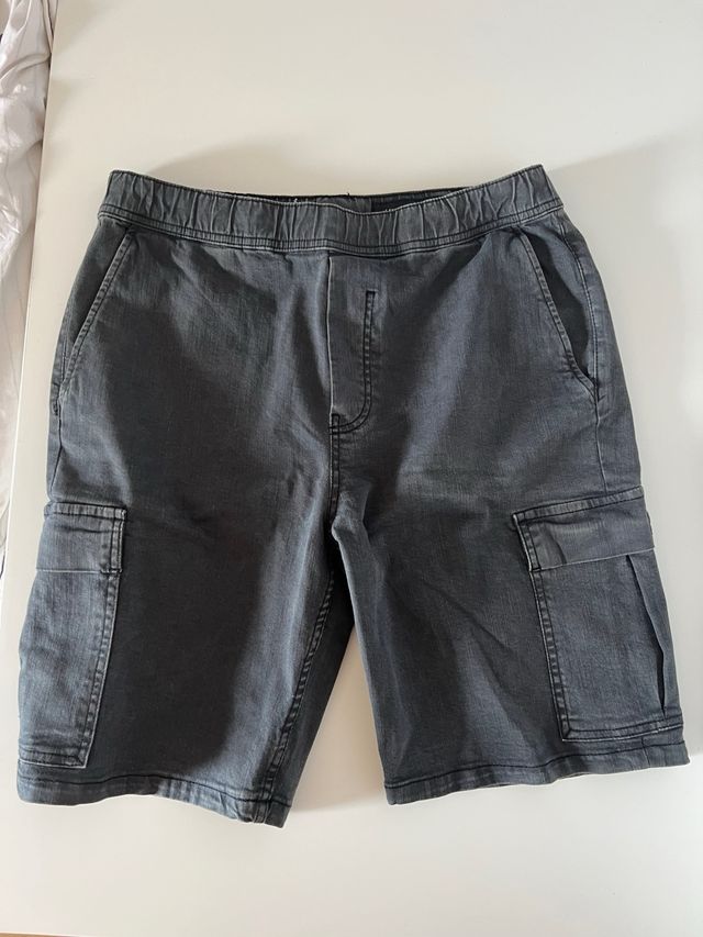 Pantalones cortos cargo grises