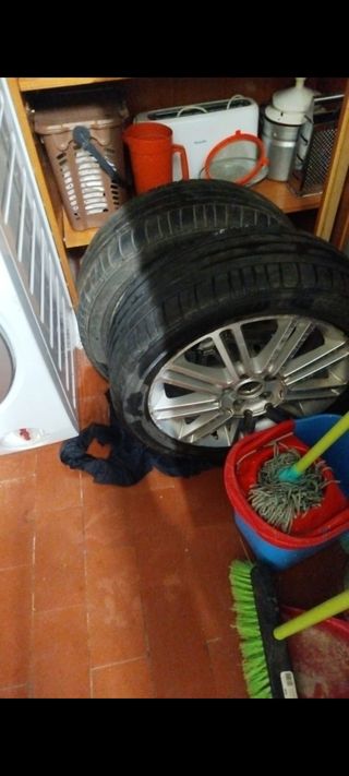 2 Llantas aluminio  Ford Focus neumátic 205 50 R17