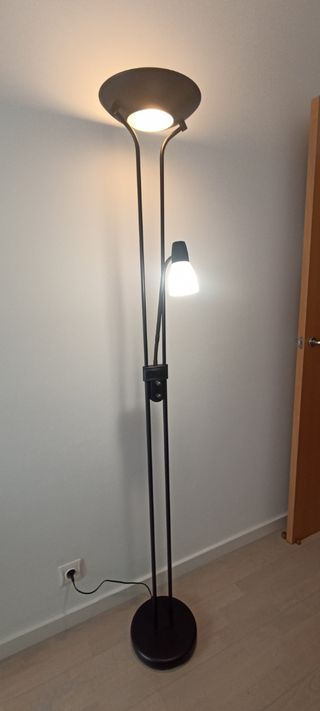 Lampara de pie moderna - 2 luces
