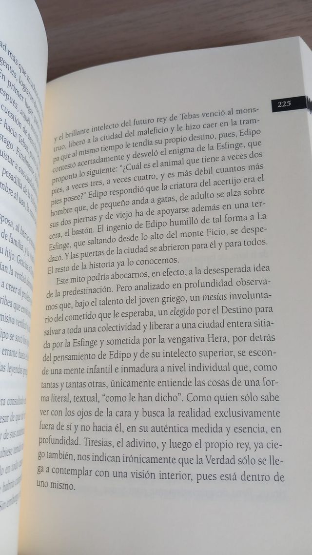 Claves del Tarot. Viaje por el tiempo - Flora Pino