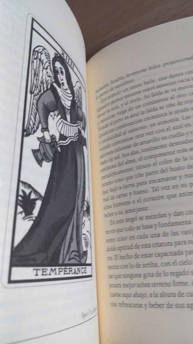 Claves del Tarot. Viaje por el tiempo - Flora Pino