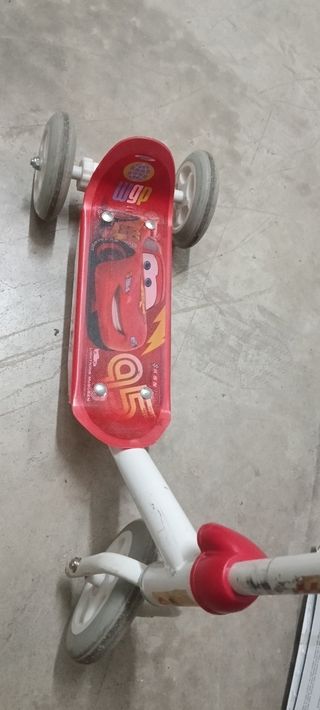 Patinete infantil Cars 3 ruedas