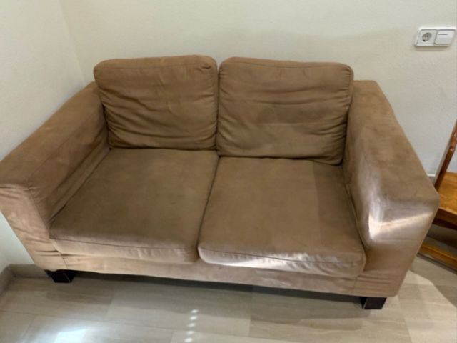 Sofá color marrón claro