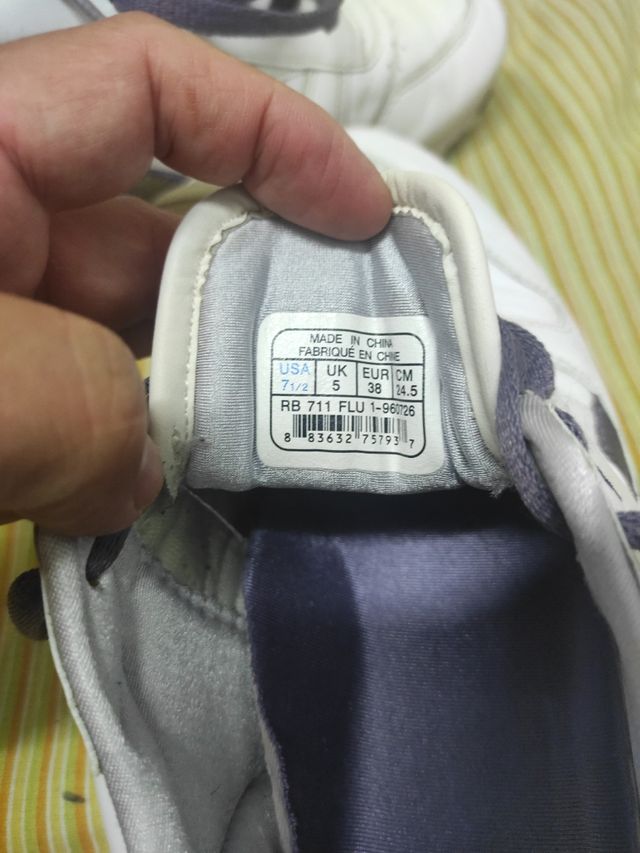 Zapatillas Reebok blancas y moradas