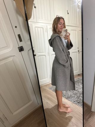 Chaqueta Tiffosi gris con cinturón y capucha