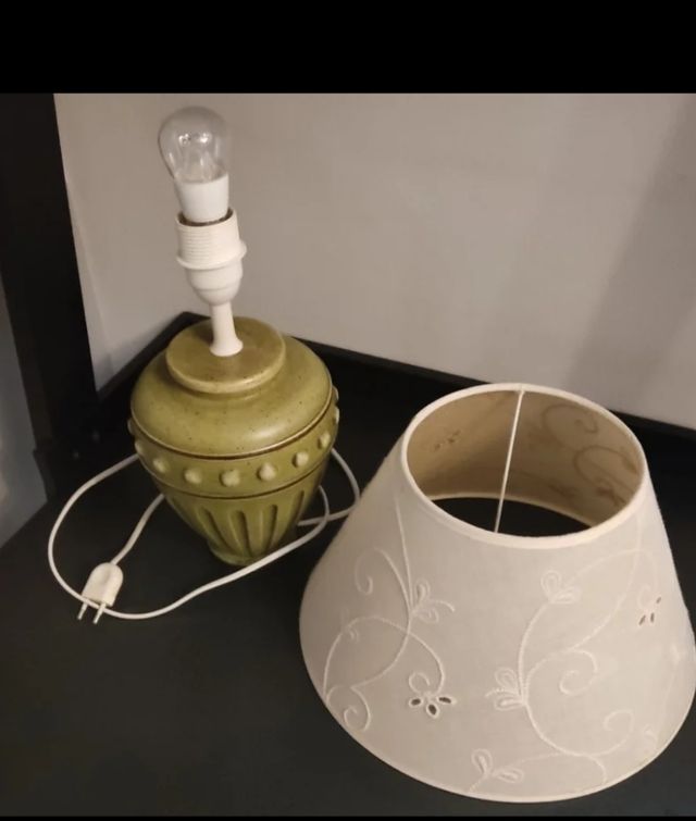 Lámpara vintage cerámica tulipa bordada