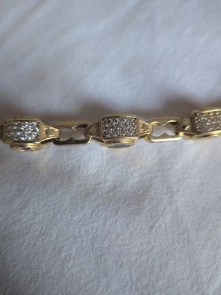 Pulsera de oro maciza (3600€)
