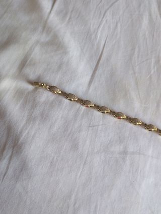 Pulsera de oro maciza (3600€)
