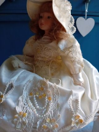 Bambola sposa porcellana