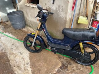 Moto Derbi Variant - Buen estado 
No se da caja