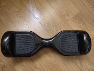 Hoverboard y asiento negro. Marca Run and Roll.