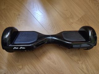 Hoverboard y asiento negro. Marca Run and Roll.
