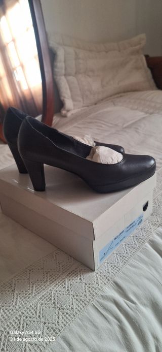 Zapato tacón alto azul marino