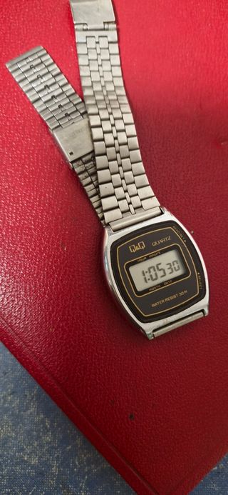 Orologio Q&Q vintage anni '80