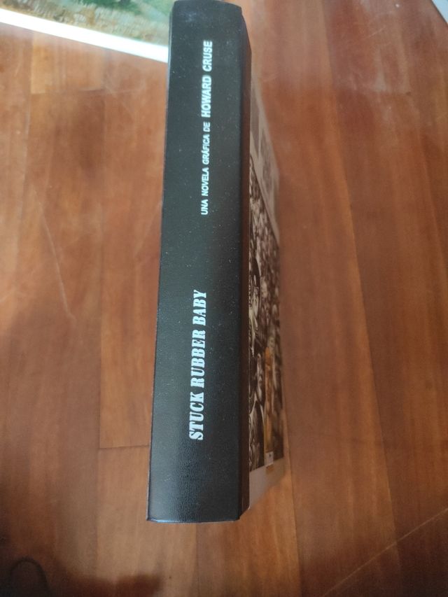 Stuck Rubber Baby, Mundos diferentes