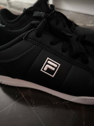 Zapatillas Fila negras