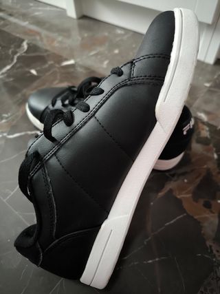 Zapatillas Fila negras
