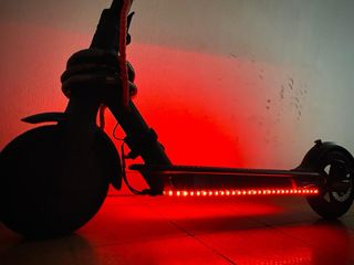 Patinete Xiaomi + Casco + Cargador