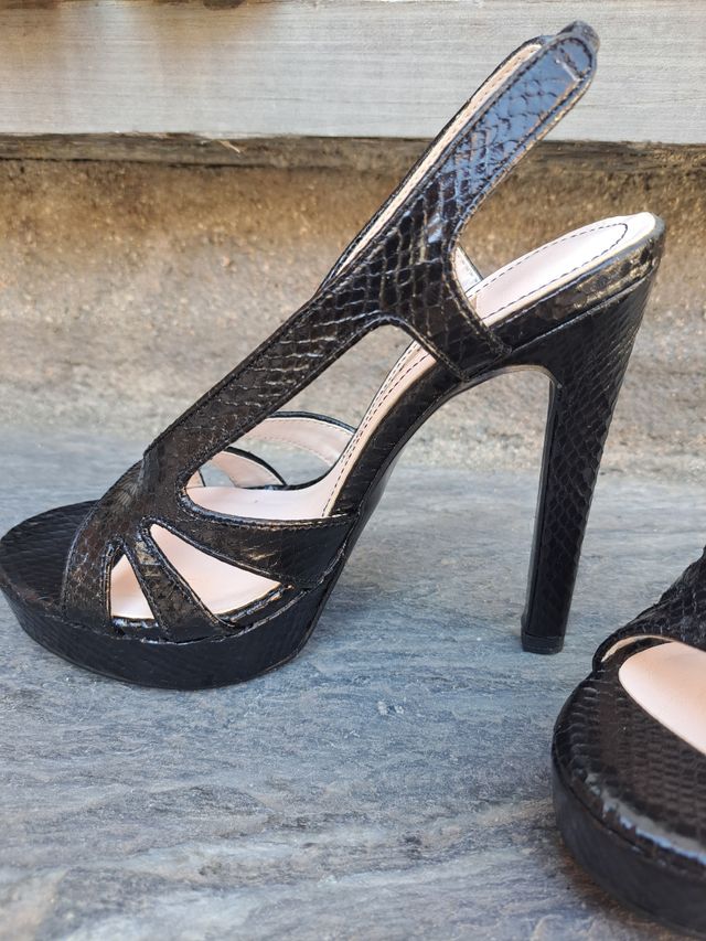 Sandalias negras tacón alto