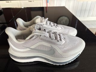 Zapatillas Nike Pegasus 45 Gris - usadas