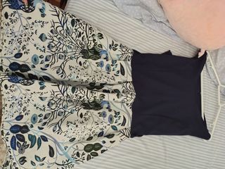 Vestido elegante azul y blanco