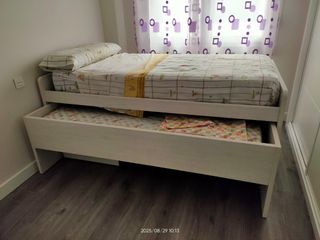 Mueble compacto con 2 camas y 3 cajones