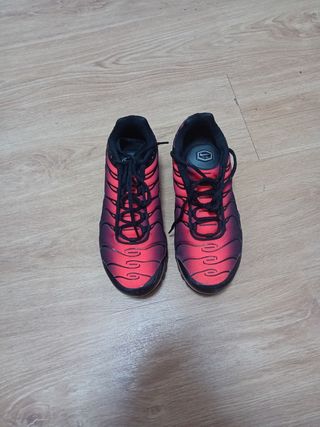 Zapatillas Nike Air Max TN rojas y negras