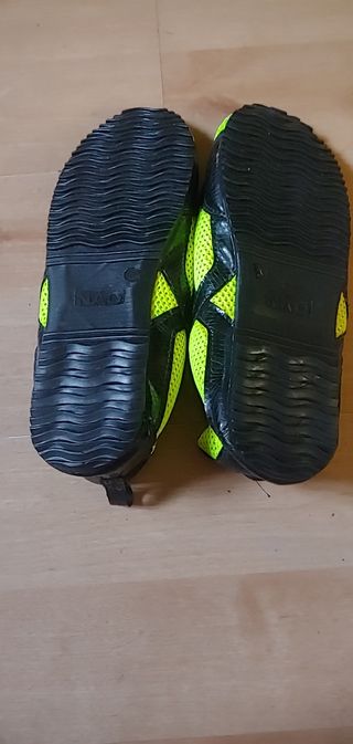 Zapatillas fútbol amarillas y negras
