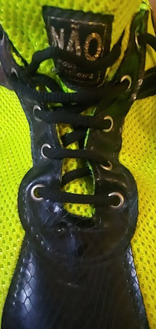 Zapatillas fútbol amarillas y negras