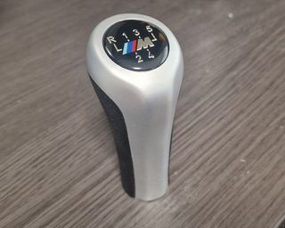BMW PALANCA CAMBIOS EMBLEMA M PLATA/ PIEL 5 VELC