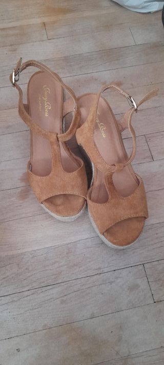 Sandalias cuña Jessy Boss camel