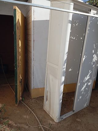 Mueble aluminio c/puerta corredera