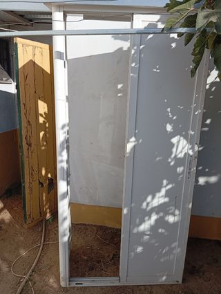Mueble aluminio c/puerta corredera