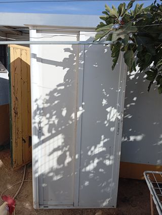 Mueble aluminio c/puerta corredera