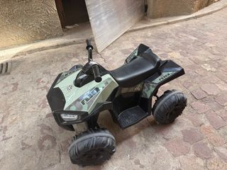 Moto quad boxer eléctrica FEBER  12 voltios 