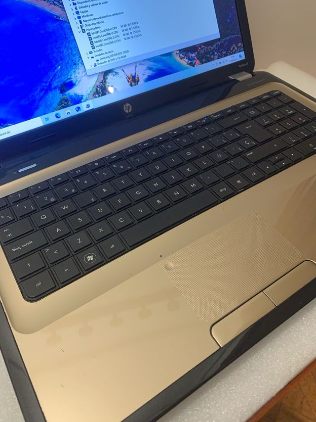 Portátil HP Pavilion G7 - Dorado