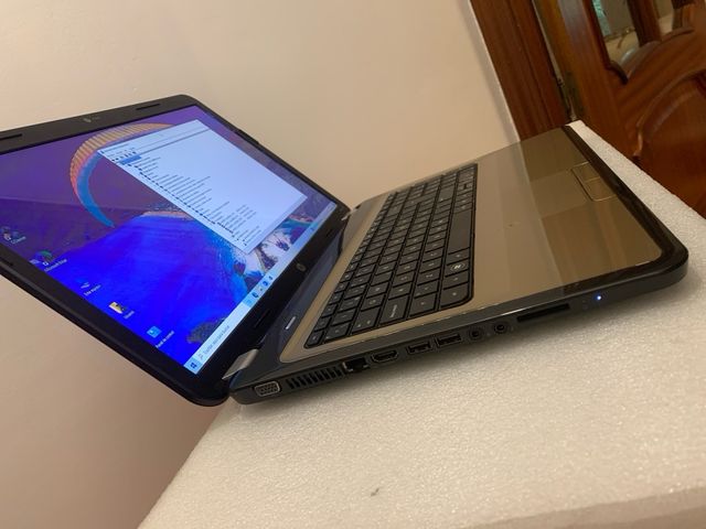 Computador portátil HP Pavilion G7 - Dourado